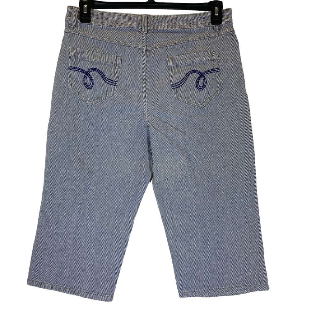 Smith's Dungarees woman's size 10 Capris blue white railroad pin stripe denim